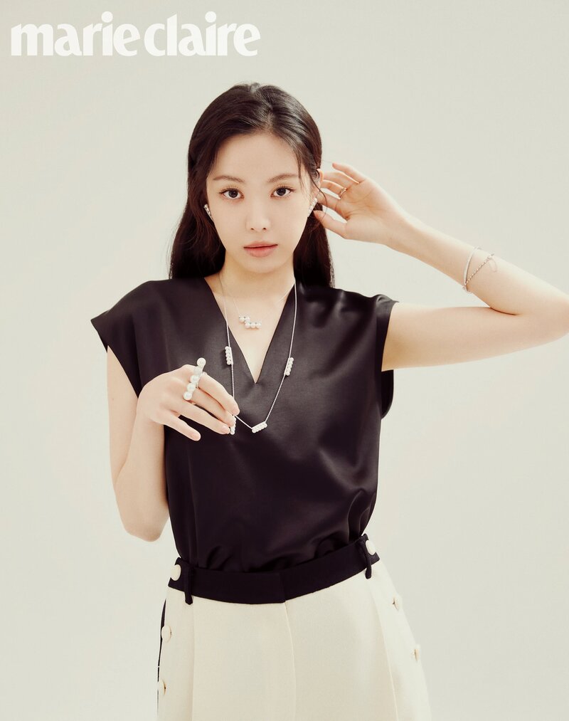 Apink's Naeun for Marie Claire Korea Magazine May 2021 Issue documents 1