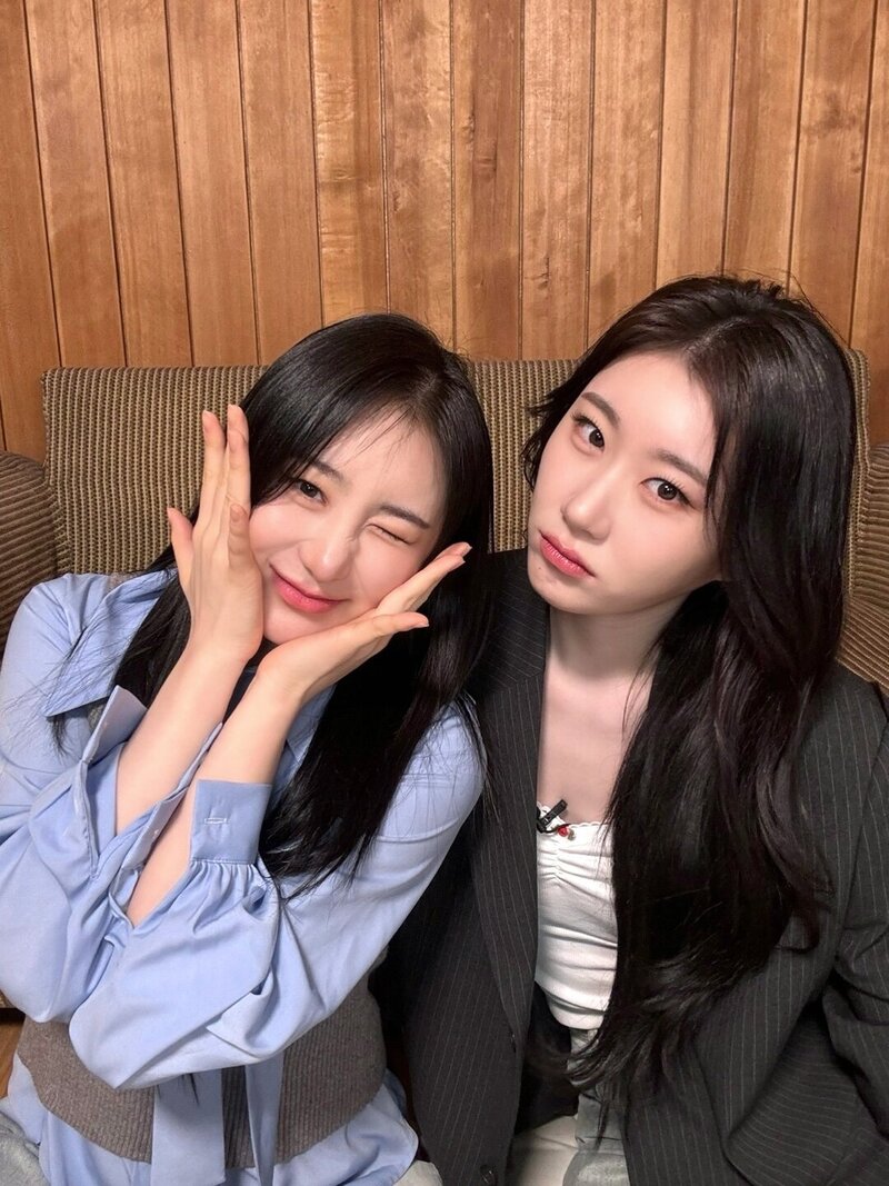 240320 - ITZY Twitter Update with CHAERYEONG n CHAE YEON documents 1