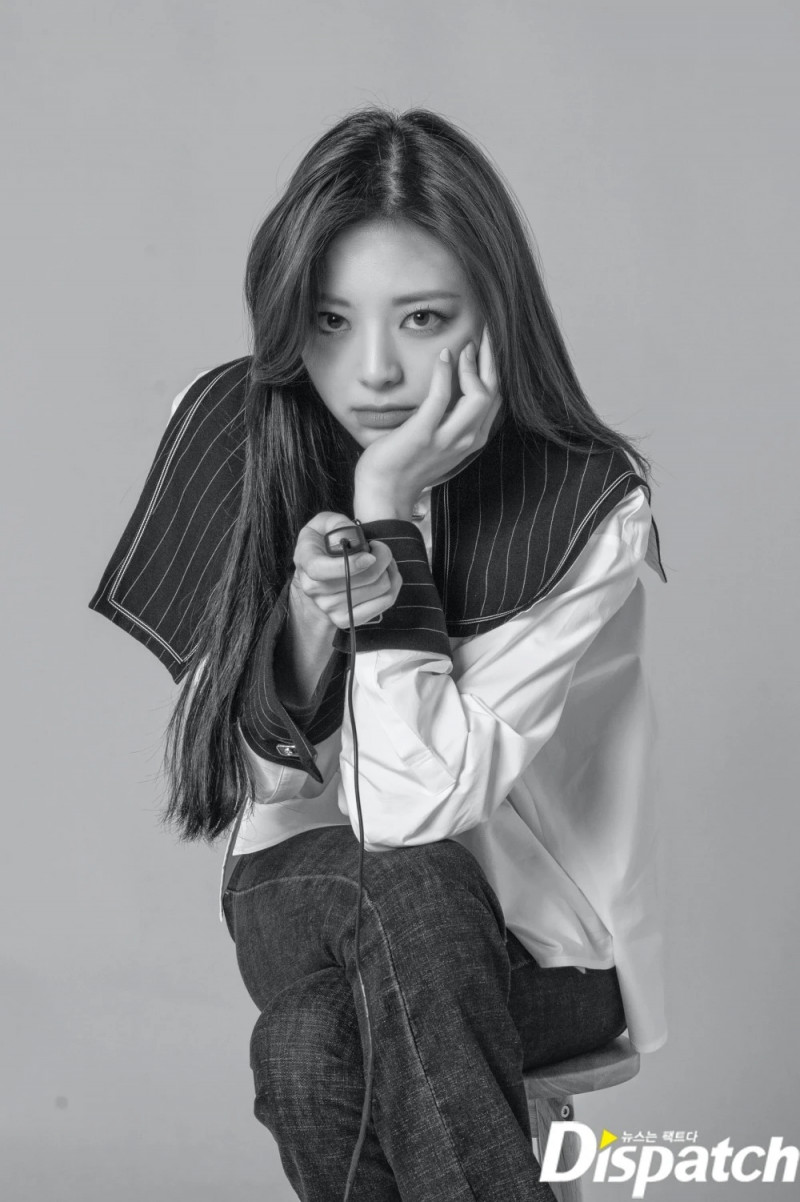 210427 ITZY Yuna 'GUESS WHO' Promotion Photoshoot by Dispatch documents 2