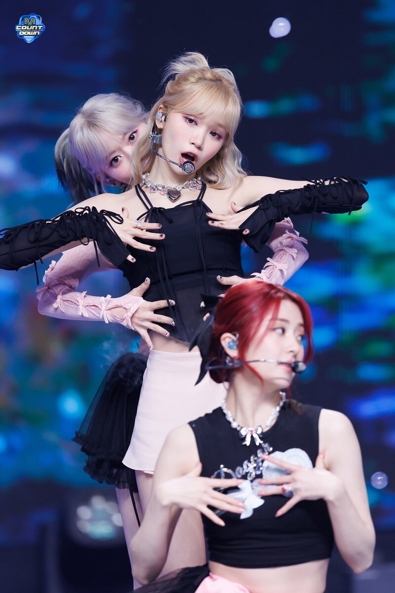 240222 LE SSERAFIM Chaewon - 'EASY' and 'Swan Song' at M Countdown documents 10