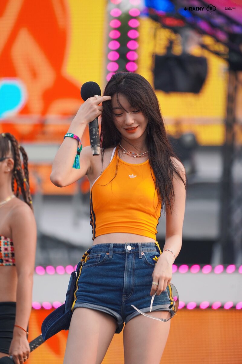 230624 Oh My Girl Yubin at 2023 Waterbomb festival documents 5