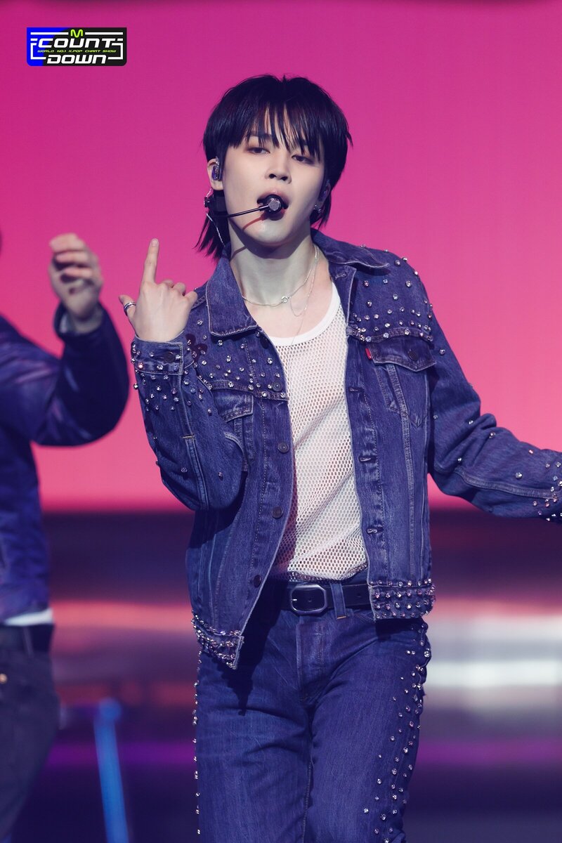 230330 BTS Jimin - 'Like Crazy' at M COUNTDOWN documents 1