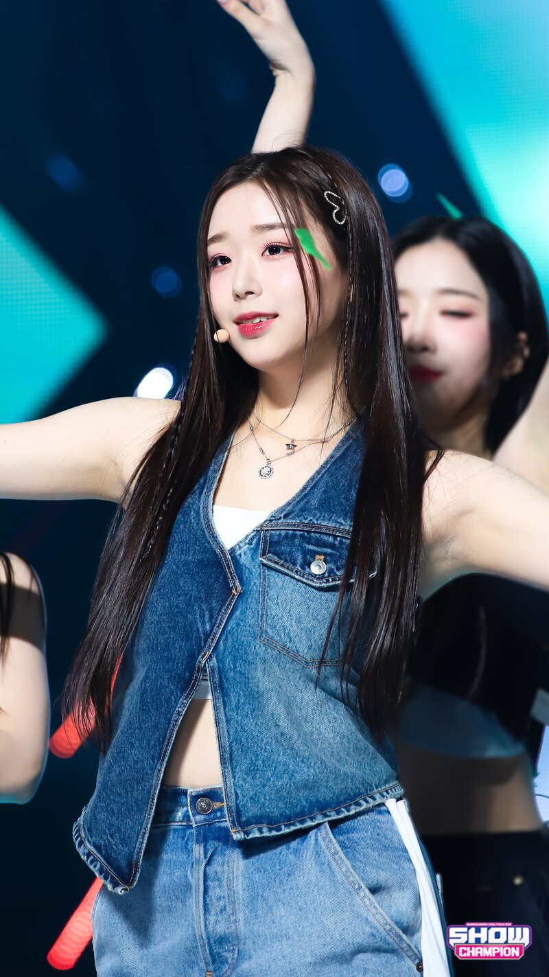231018 tripleS EVOLution Chaeyeon - 'Invincible' at Show Champion documents 2