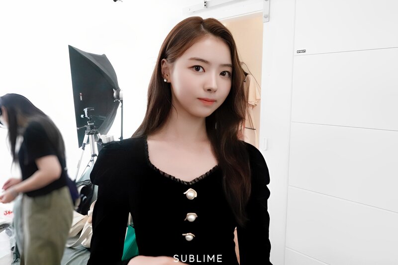 220929 SUBLIME Naver Post - Nayoung - 'Beauty' Poster Shoot documents 27