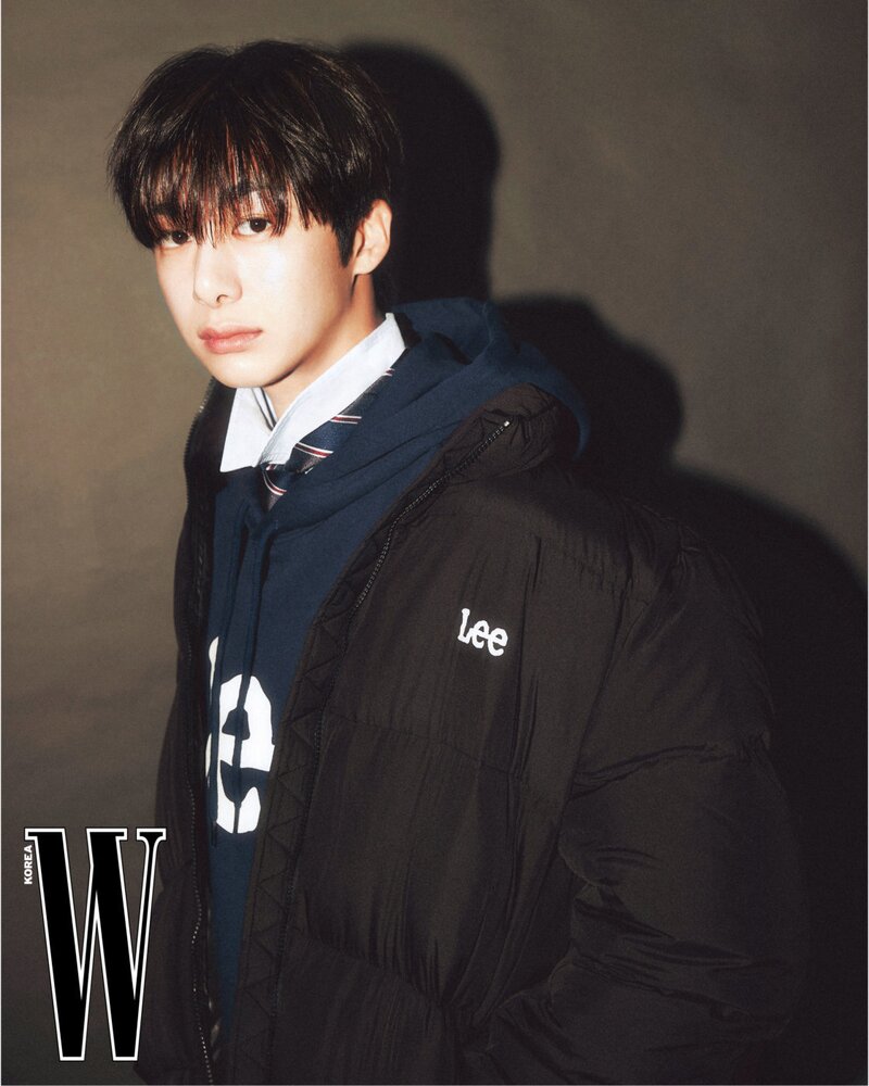 MONSTA X HYUNGWON for W Korea x LEE Jeans November Issue 2022 documents 7
