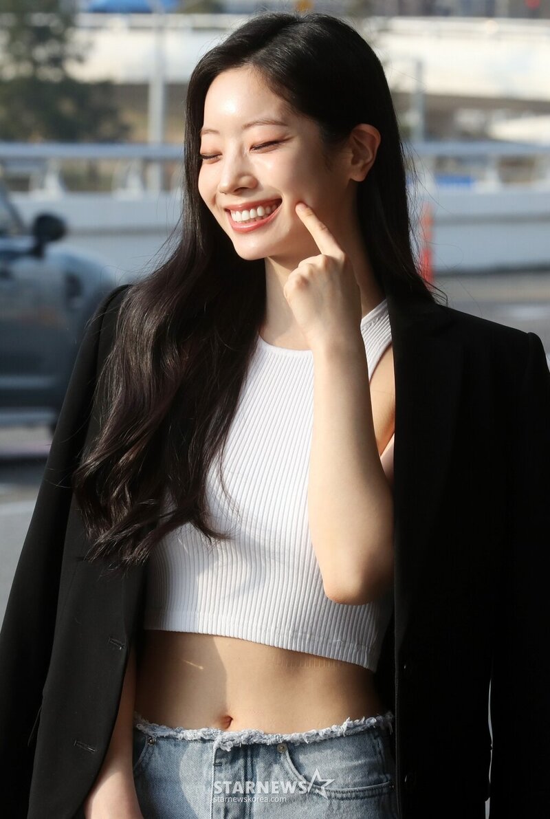 240327 TWICE Dahyun - GMP Airport documents 11