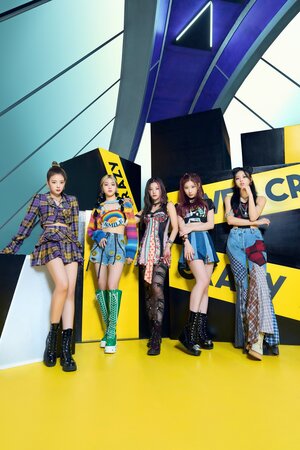 ITZY "CRAZY IN LOVE" Concept Teasers