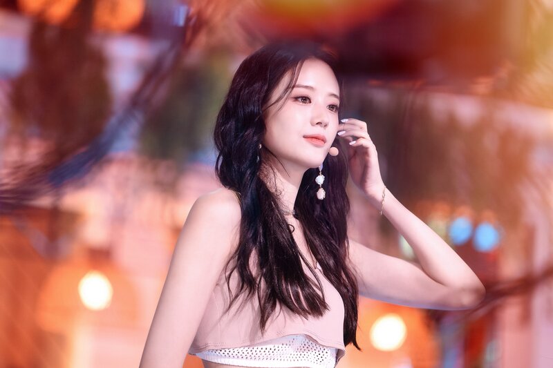 220703 fromis_9 Gyuri - 'Stay This Way' at Inkigayo documents 7
