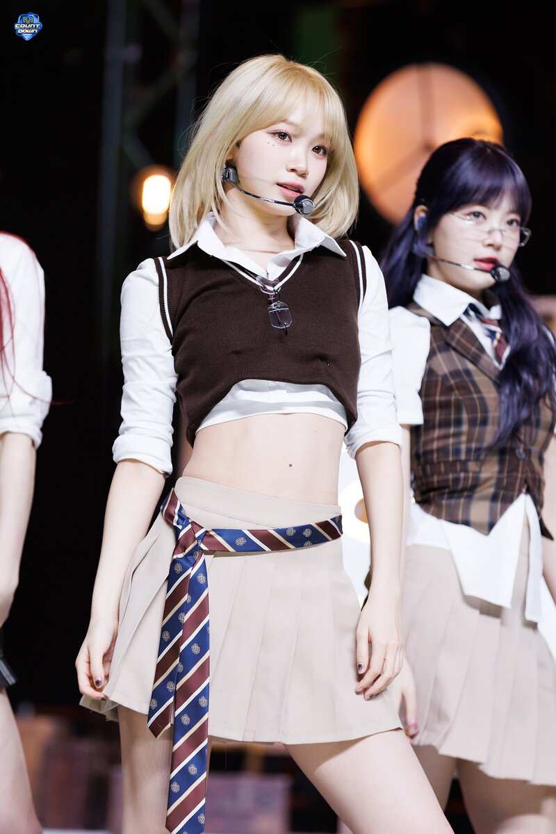 240307 LE SSERAFIM Chaewon - 'EASY' and 'Smart' at M Countdown documents 2