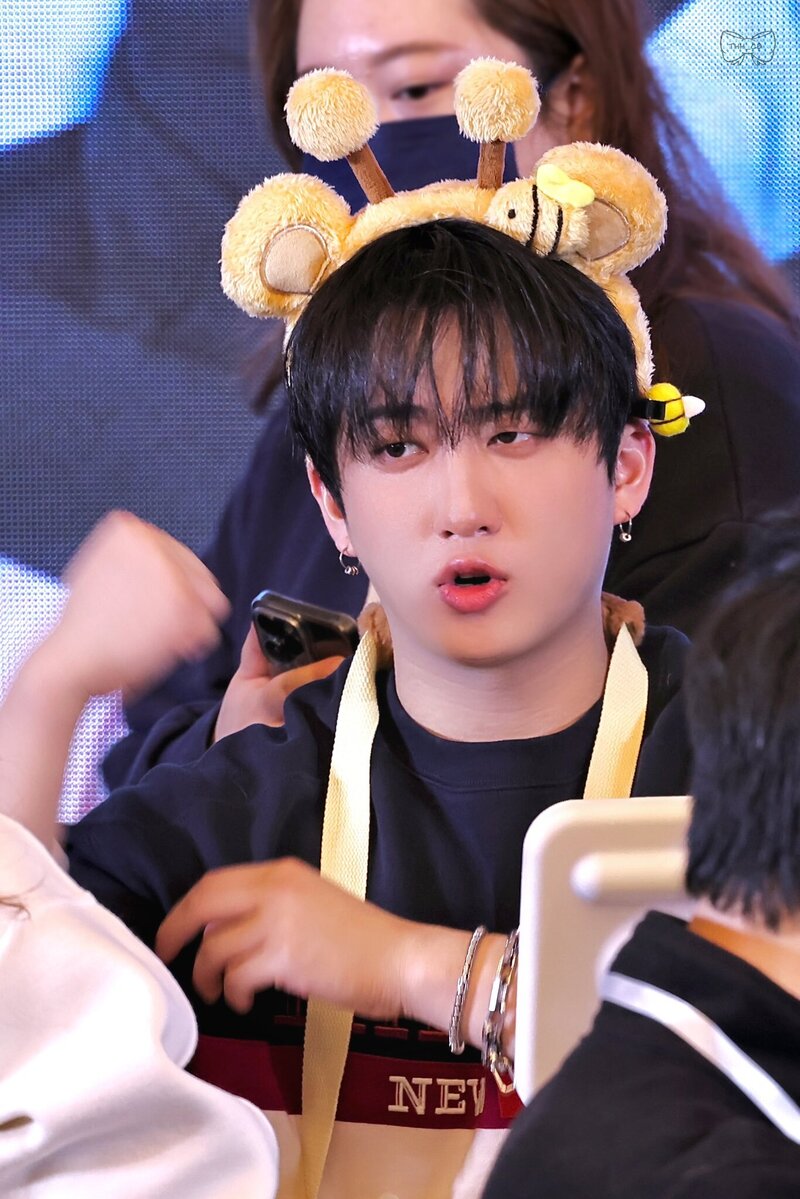 240203 StrayKids Changbin - KMS Fansign Event documents 8