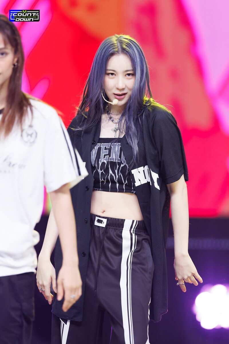 230907 Lee Chaeyeon - LET'S DANCE at M Countdown documents 3