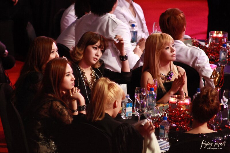 101209 Girls' Generation at 2010 Golden Disk Awards documents 4