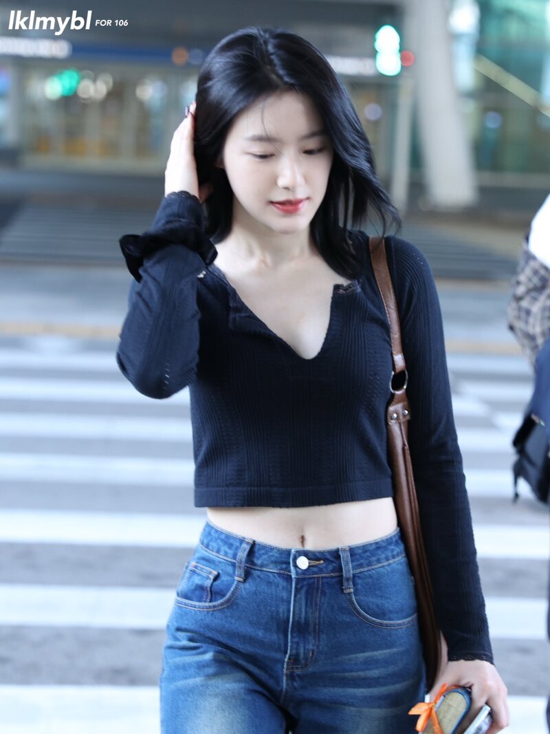 231030 (G)I-DLE Shuhua - ICN Airport documents 16