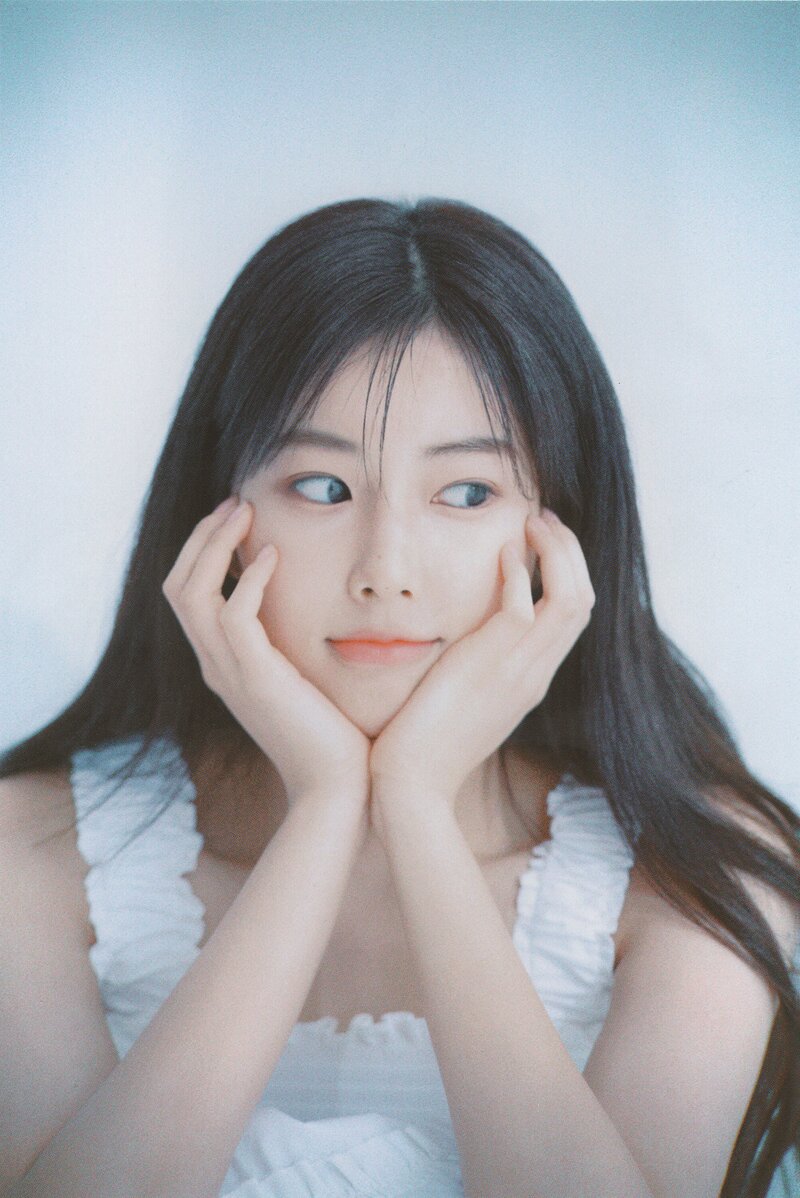 Hyewon 1st Photobook Beauty Cut [Scans] documents 12