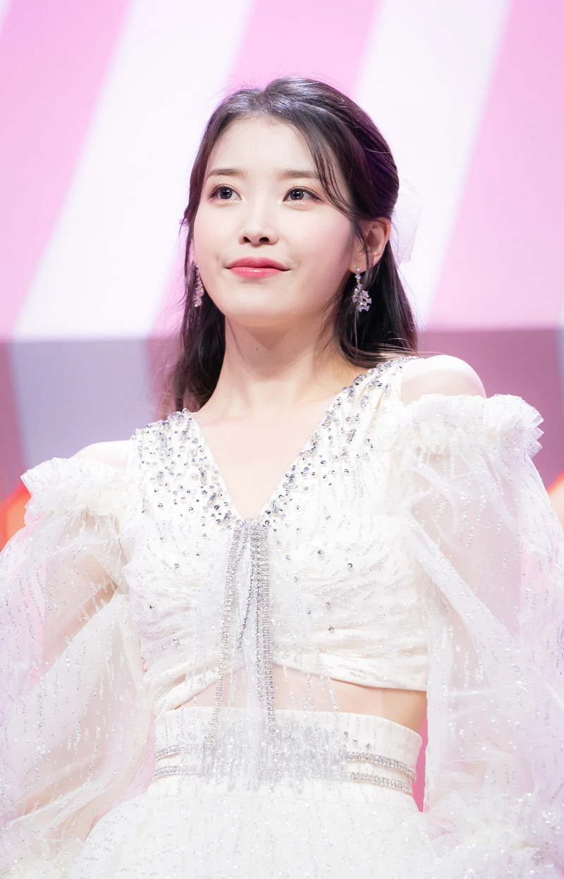 210328 IU - 'Coin' + 'LILAC' at Inkigayo documents 3