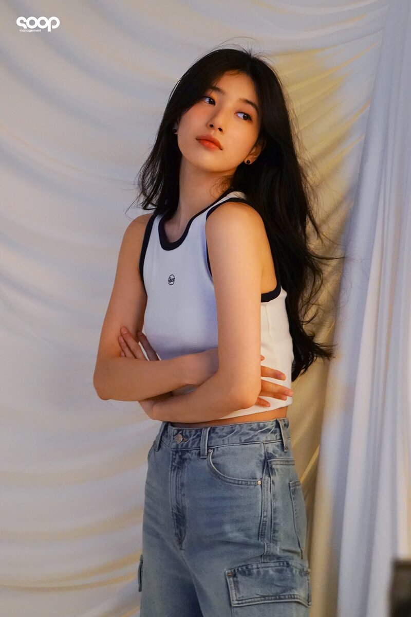 240405 SOOP Naver Post - Suzy - Guess S/S 2024 Campaign Behind documents 10