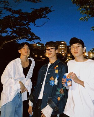 230515 SEVENTEEN Wonwoo Instagram Update with Hoshi, DK