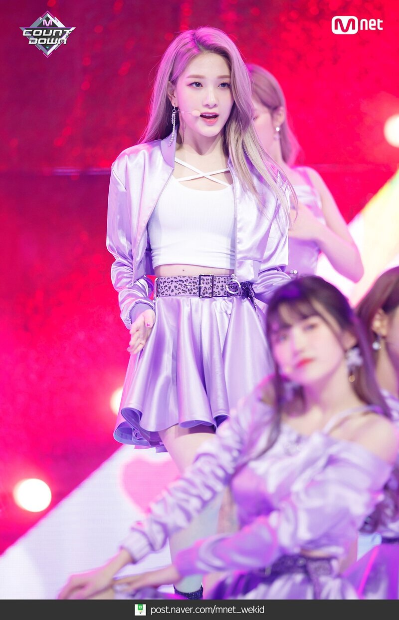 181018 fromis_9 - 'LOVE BOMB' at M COUNTDOWN documents 24
