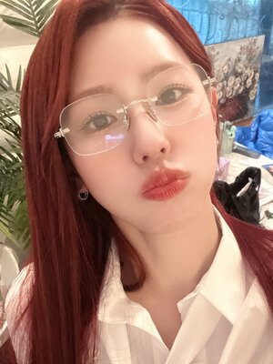 240503 - (G)I-DLE Twitter Update with MIYEON