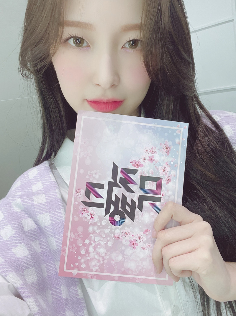 210326 OH MY GIRL SNS Update - Arin documents 8