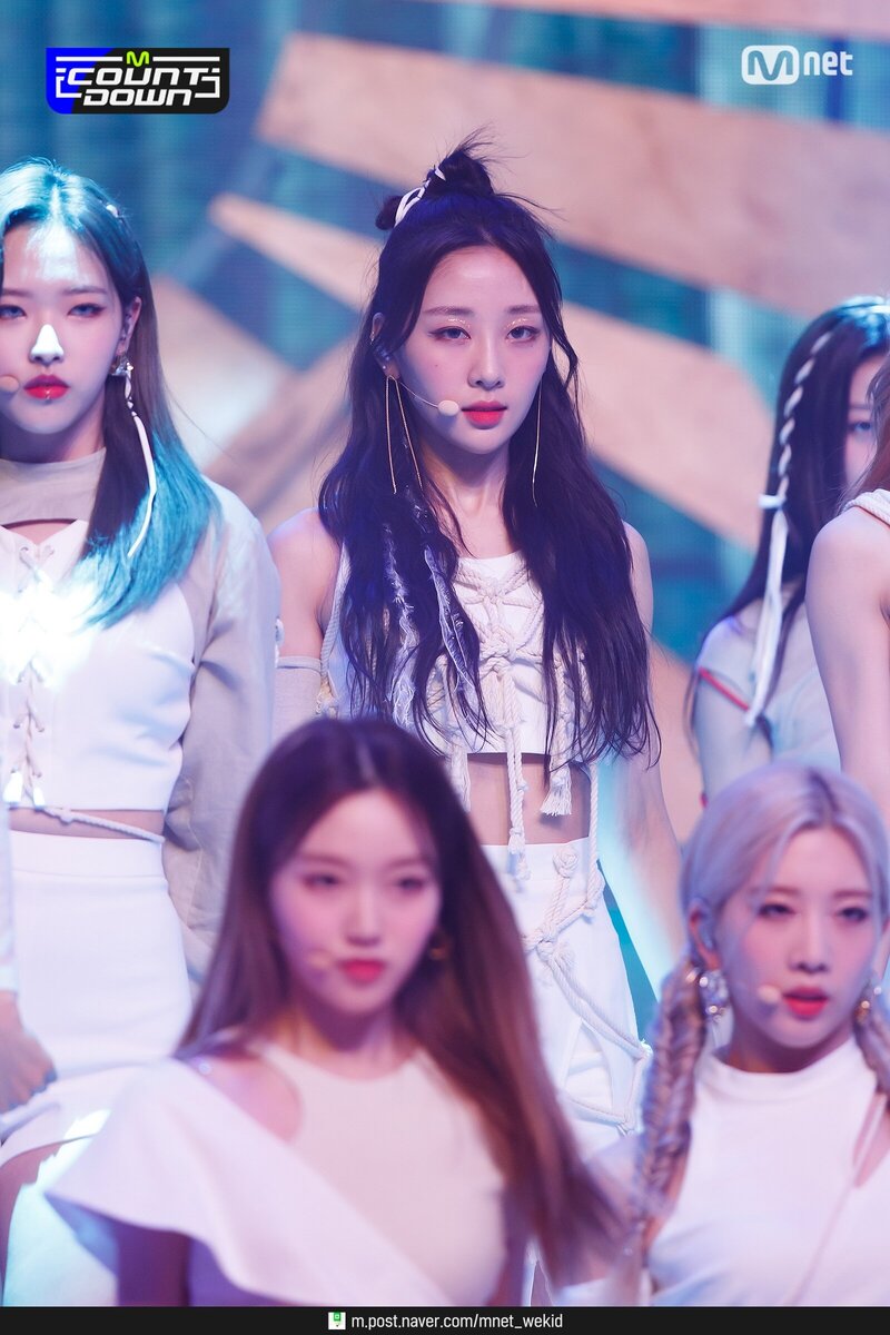 210701 LOONA - PTT (Paint The Town) at M Countdown documents 25