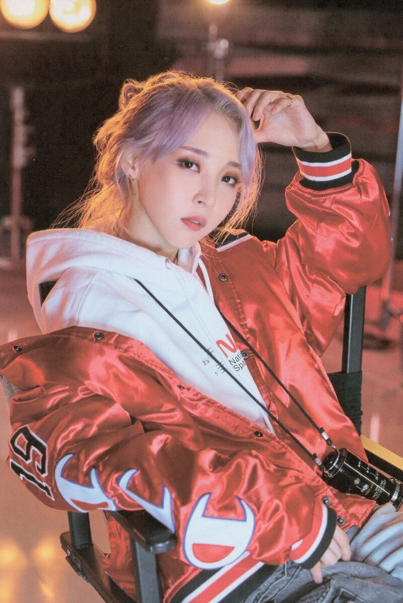 MAMAMOO 2nd Full Album 'reality in BLACK' [SCANS] documents 1