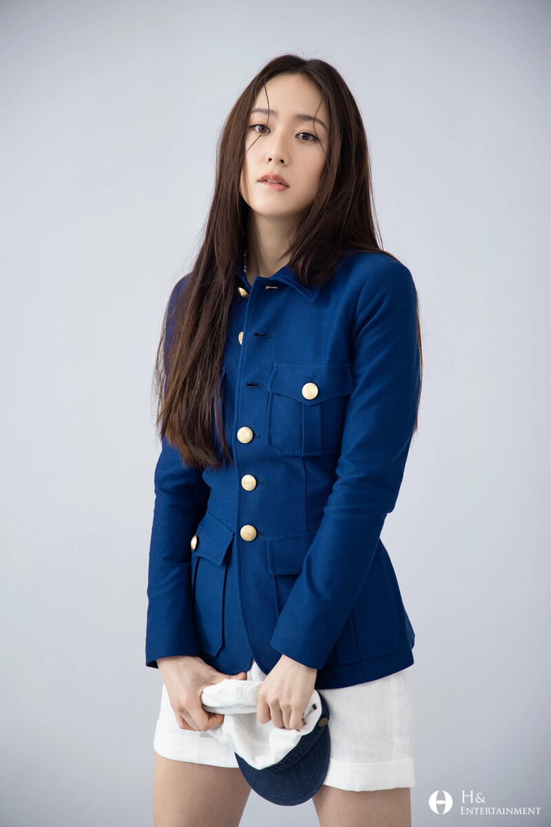 210402 H&D Naver Post - Krystal's Marie Claire Photoshoot Behind documents 7