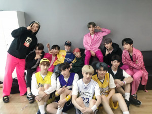 BTS and TXT family photo