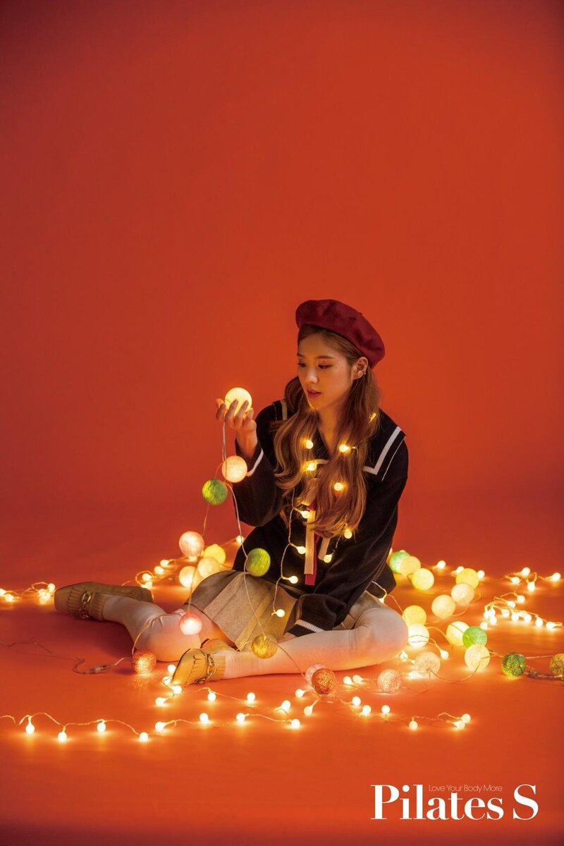 LOONA Heejin for Pilates S Magazine December 2020 Issue documents 17