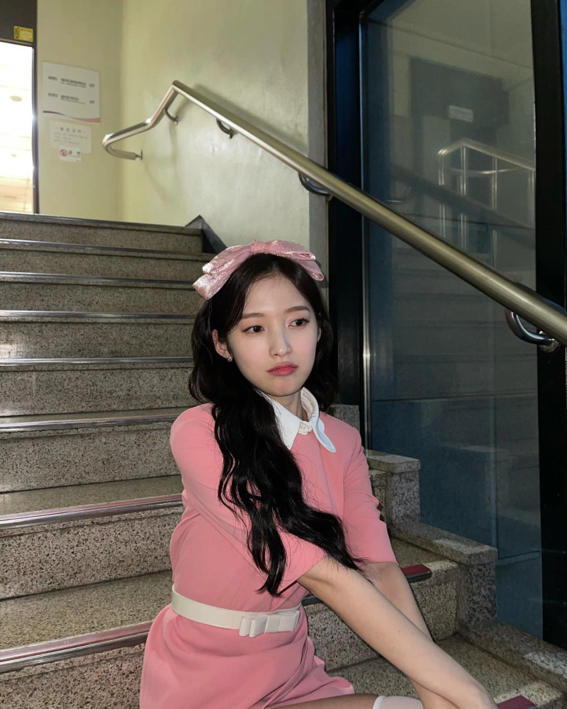 210312 OH MY GIRL SNS Update - Arin documents 10