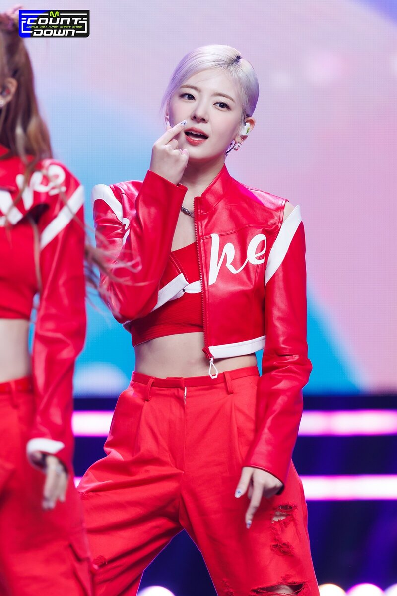 230810 ITZY Lia - 'CAKE' at M COUNTDOWN documents 6