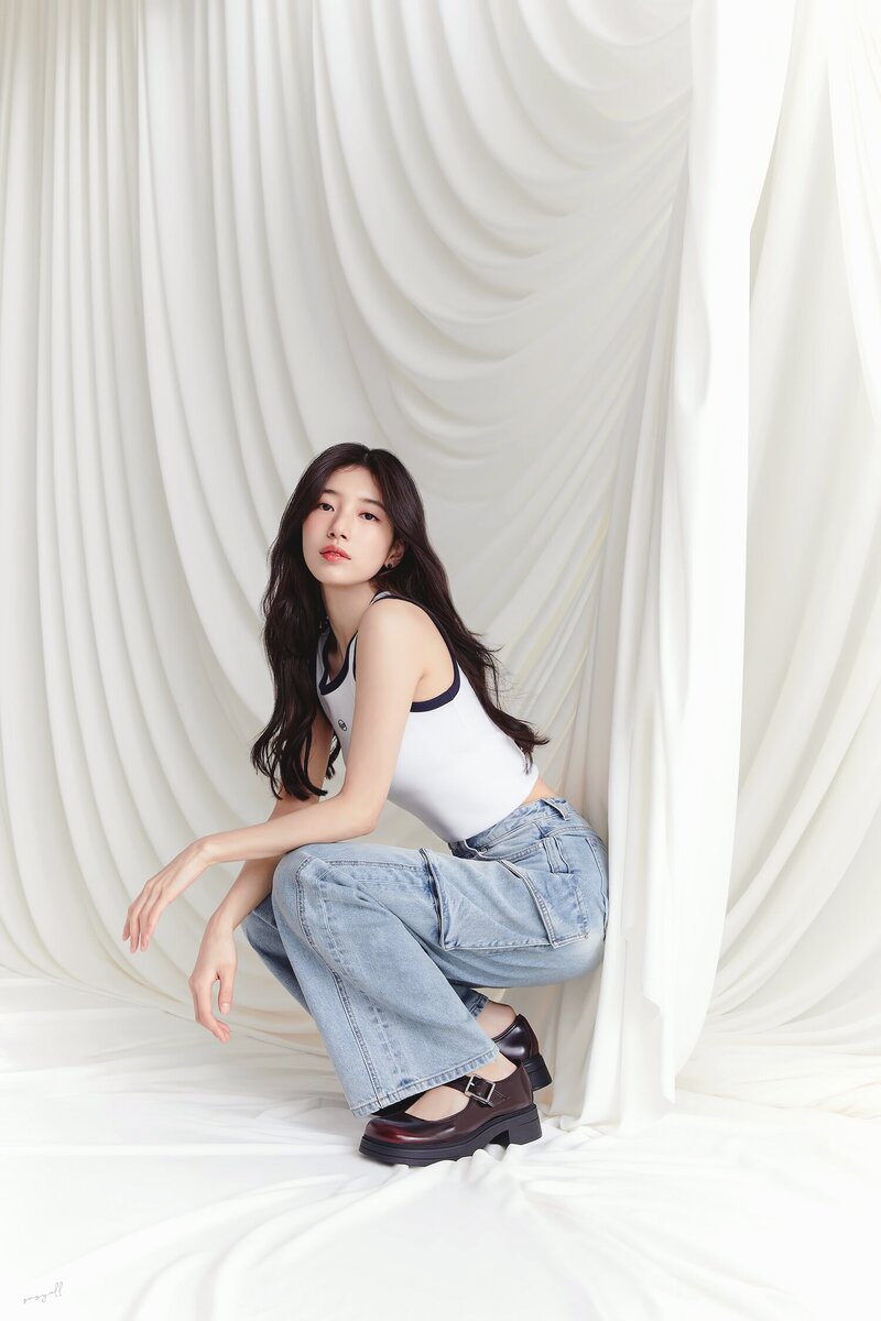 SUZY for Guess S/S 2024 Campaign - The Black Label Collection documents 3