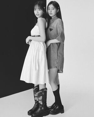 Yuri & Hyewon for ELLE Korea Magazine August 2021 Issue