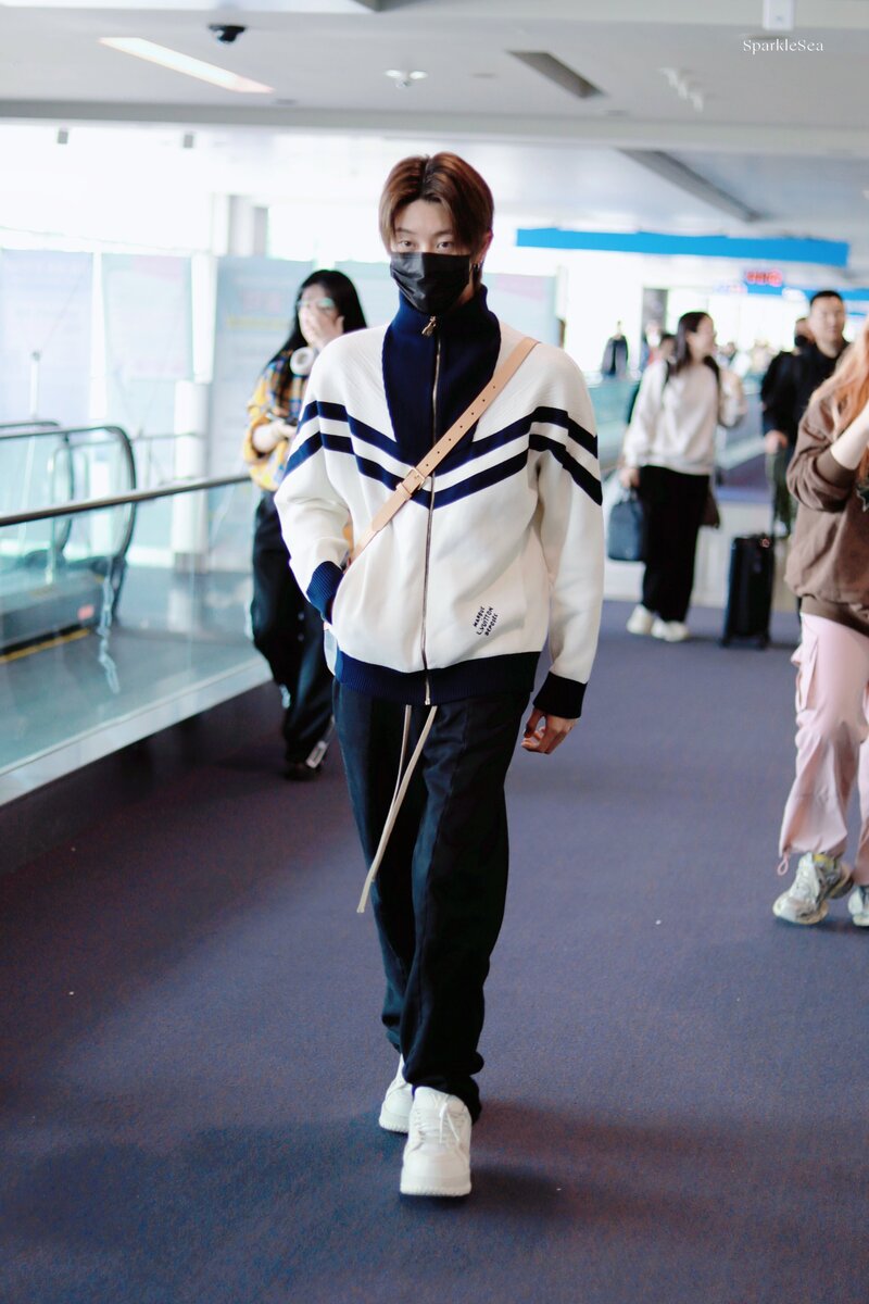 240421 SEVENTEEN the8 at Incheon International Airport documents 4