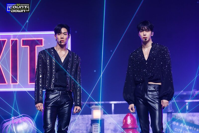 230727 SHOWNU X HYUNGWON - 'Love Me A Little' at M COUNTDOWN documents 7