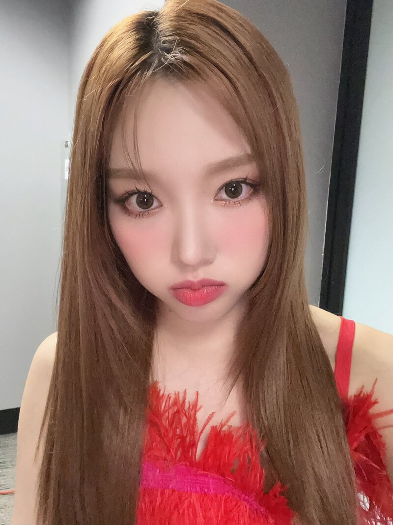 220822 LOONA Twitter Update - GoWon documents 3
