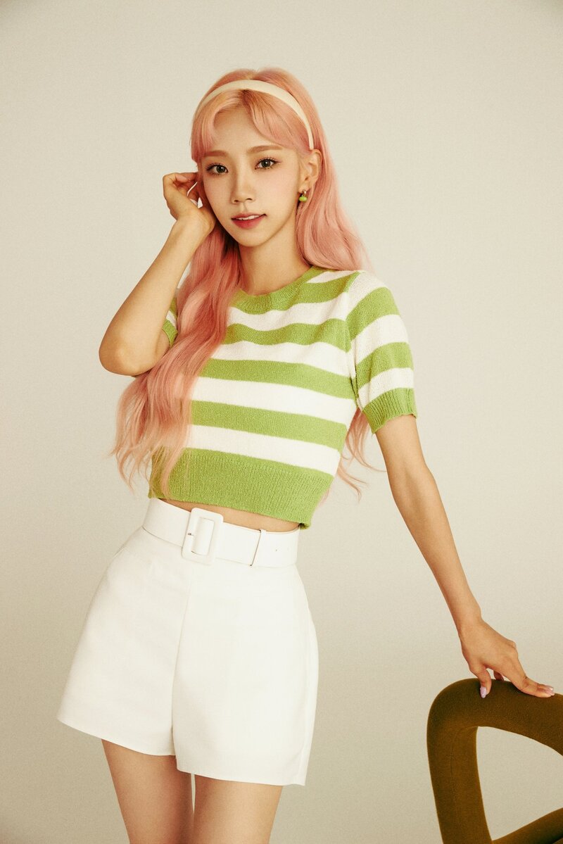 WJSN for Universe 'Retro Green' Photoshoot 2023 documents 13
