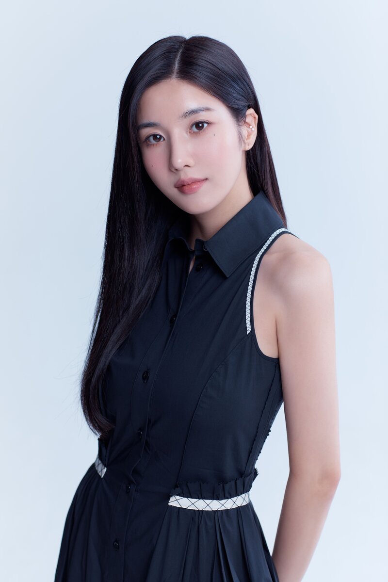 Kwon Eunbi 2021 Woollim Profile Photos documents 6