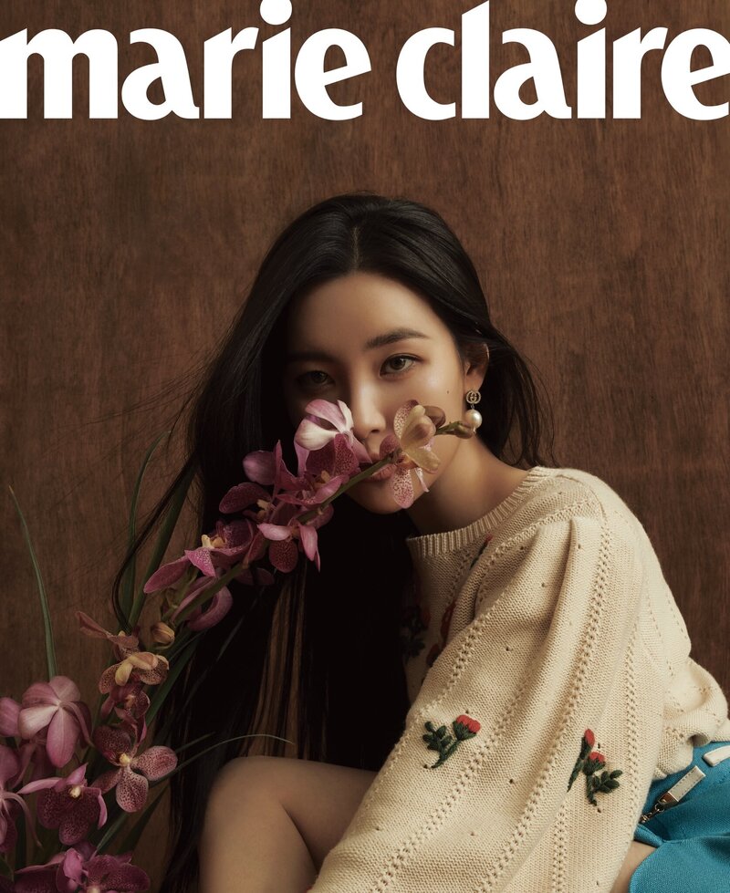 Sunmi & Chungha for Marie Claire Korea Magazine May 2021 Issue documents 3
