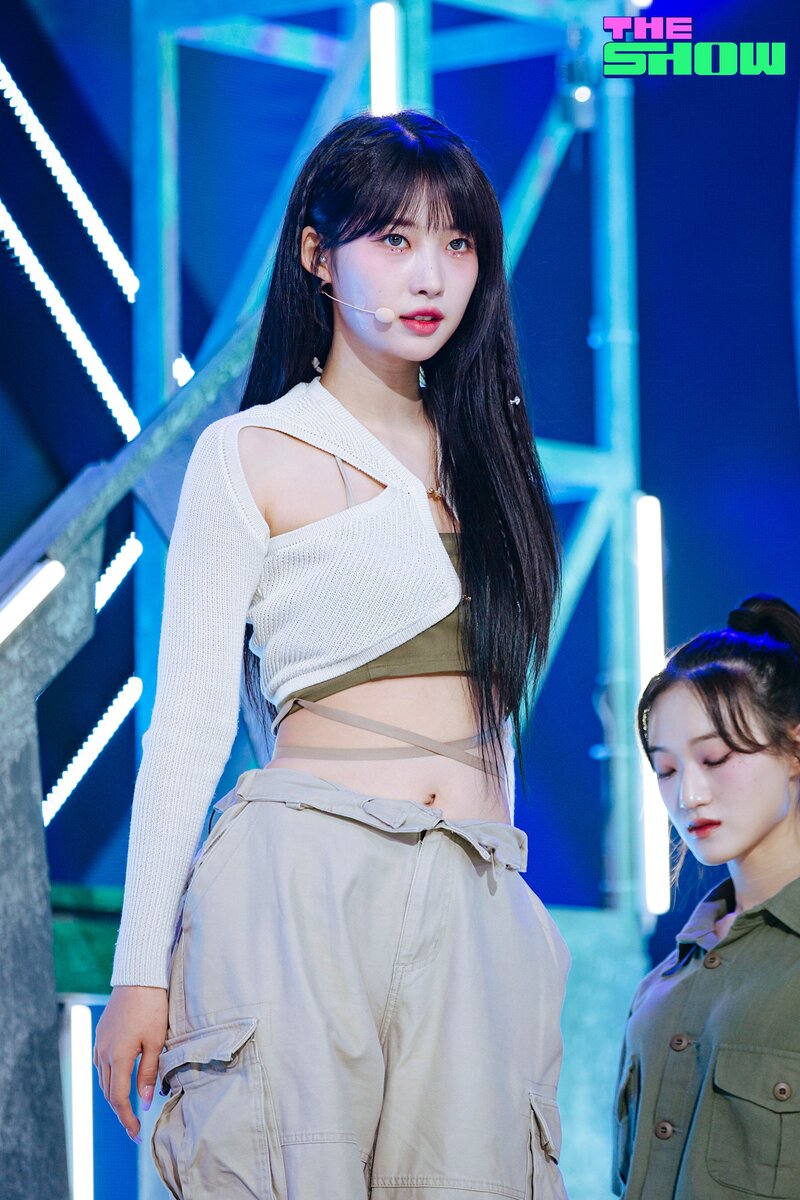 230829 EVERGLOW Sihyeon - 'SLAY' at THE SHOW documents 2