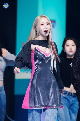 240222 Moon Byul - 'TOUCHIN&MOVIN' at M Countdown
