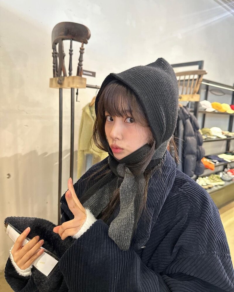231213 Kang Hyewon Instagram Update documents 1