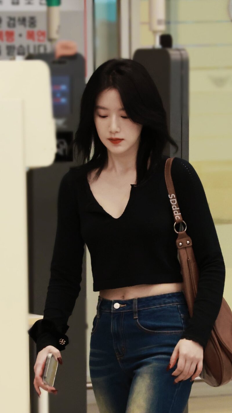 231030 (G)I-DLE Shuhua - ICN Airport documents 19
