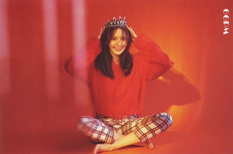 YOONA. Special Album 'A Walk to Remember' BOOKLET [GGPM]-Scan_E08SA (Preview).v1.jpg