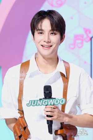 221119 Music Core MC - Jungwoo