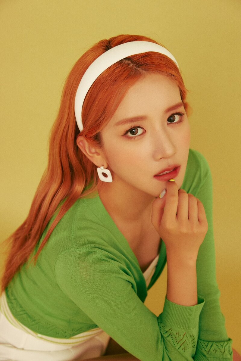 WJSN for Universe 'Retro Green' Photoshoot 2023 documents 12