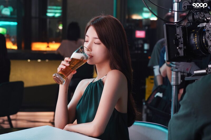 230912 SOOP Naver Post - Suzy - Hanmac Beer Ad Filming Behind documents 8