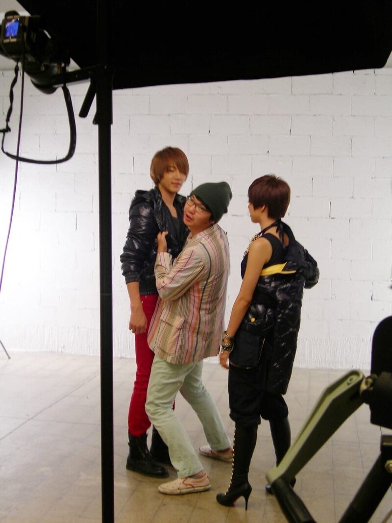 T-ara Eunjung and Supernova Geonil for Unionbay (behind the scenes photos) documents 4