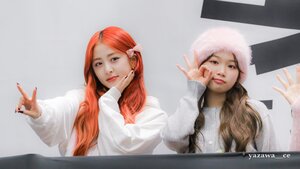 231210 CHAEWON & YUJIN AT FANSIGN EVENT