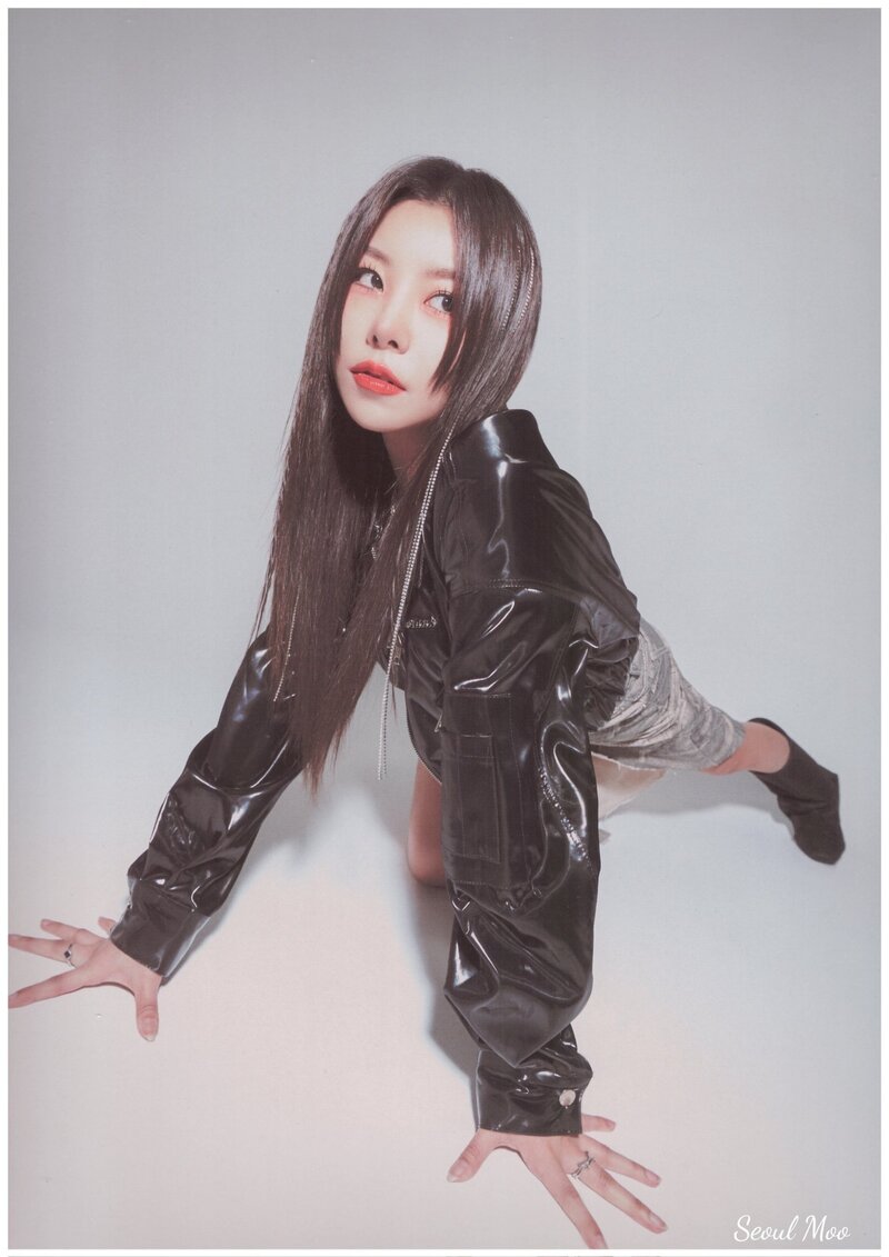MAMAMOO 'WORLD TOUR [MY CON] - SEOUL' Photo Book [SCANS] documents 6